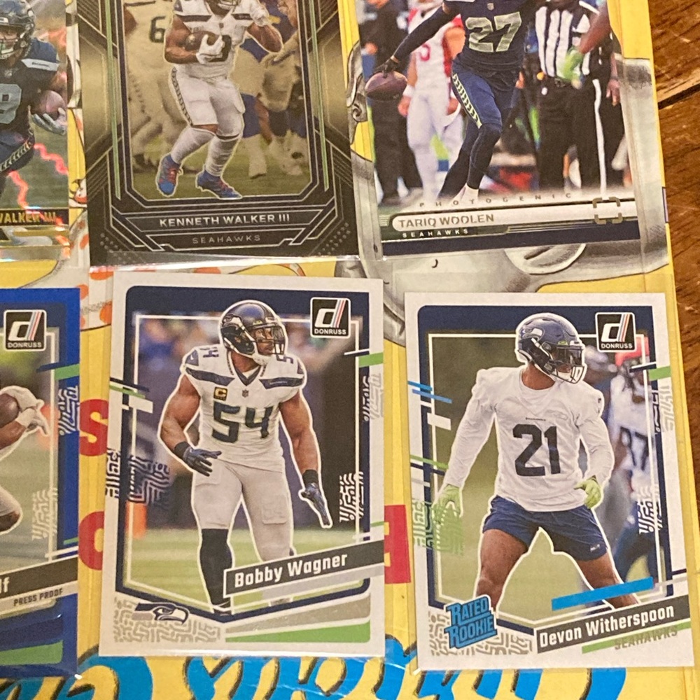 🔥🔥Lot of eight Seattle Seahawks trading cards, NFL various years🔥🔥 - Picture 3 of 3